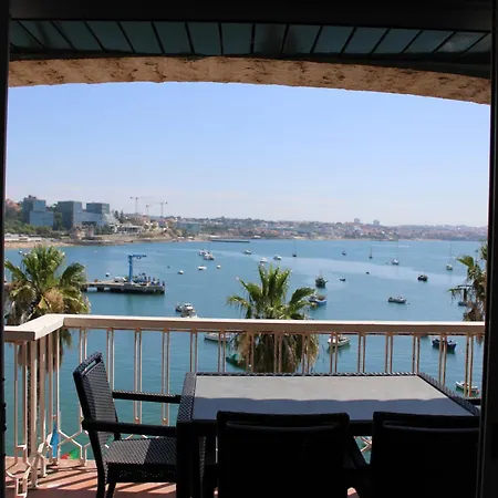 Bay Terrace V 아파트