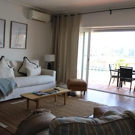 Bay Terrace V 아파트 *